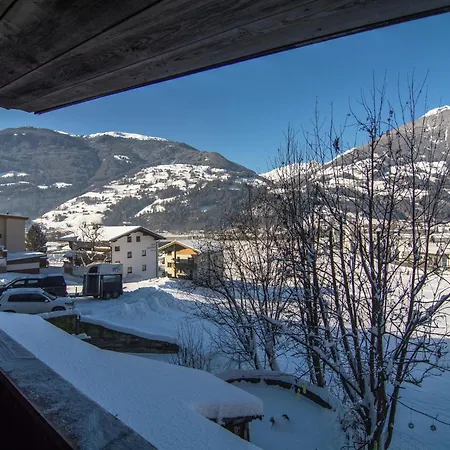 Spacious Near Area In Vakantiehuis
