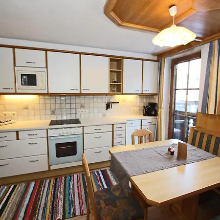Vakantiehuis Spacious Near Area In Kaltenbach