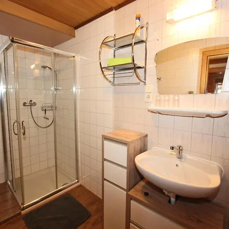 Spacious Near Area In Prázdninový dům