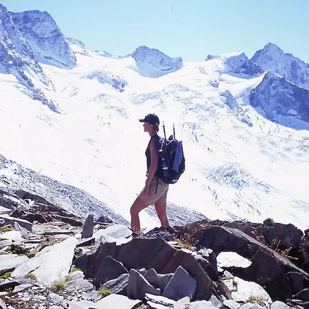 Spacious Near Area In