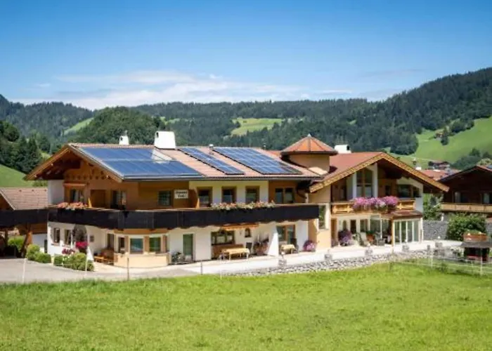 Spacious Near Area In *