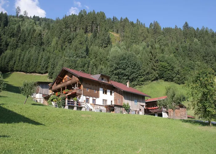 Spacious Near Area In