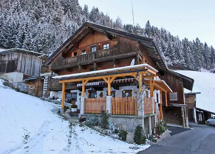 Spacious Near Area In *