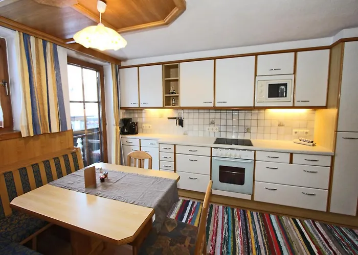 Spacious Near Area In 度假居