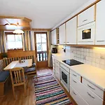 Spacious Near Area In Сasa de vacaciones *