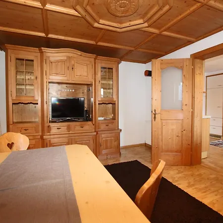 Spacious Near Area In Dom wakacyjny Kaltenbach